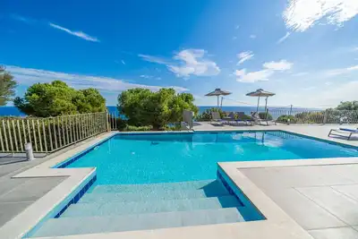 Image de Villa Niki with swimming pool