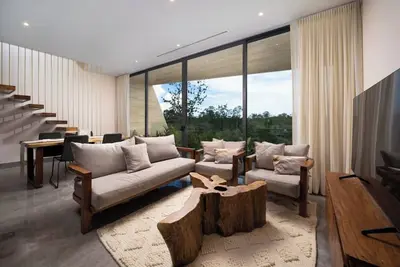 Image de One of a kind! 2 Bd Ph with private rooftop pool