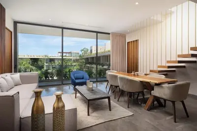 Image de Luxury Penthouse • Private Pool, Gym Access, Wi-Fi