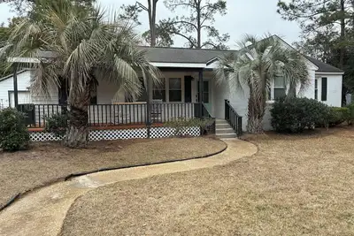 Image de 3-bedroom house in tranquil Georgetown with views of Winyah Bay
