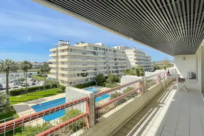 Image de Poolside Bliss | T1 HsRentals Vilamarina