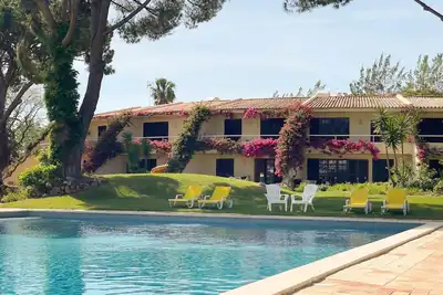 Image de T2 Monte Sol W/Pool • Sunny Patio by HsR Vilamoura