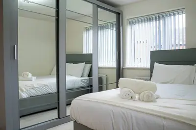 Image de Comfortable and Fully-furnished 2-bedroom House around City Center, Universities