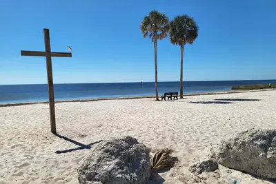 Image de Great Rv Lot with shared dock. Deep water access and just minutes from the beach