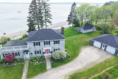 Image de Private Oceanfront Oasis 4-bedroom house in Brooklin perfect for your getaway