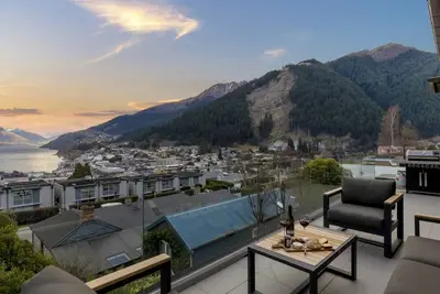 Image de Catalina Apt 1 - amazing views and walk to town