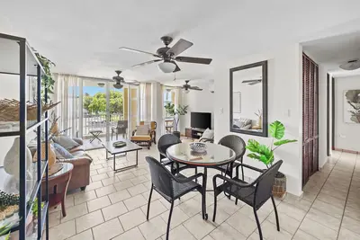 Image de Private Beach Community Condo – Steps to Secluded Beach & Pool!