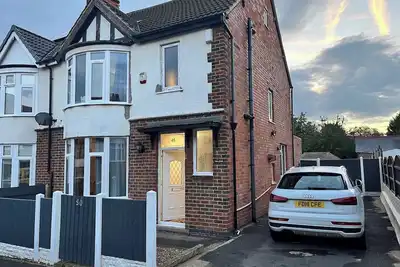 Image de 5 Bed House - Sleeps 9 - Parking - Wifi