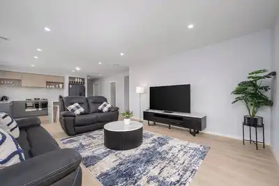 Image de Bella Brand New Modern Stylish 4br Home