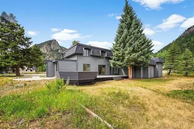 Image de Modern Mountain Estate l 5BR_2. 5ba l Bonus Great Room l 3 Car Garage l Sleeps 12
