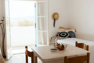 Image de Sunset Getaway Aliki! Charming apartment by the beach with beautiful sunset view