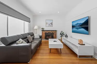 Image de Airport West - Urban Retreat by Ready Set Stay