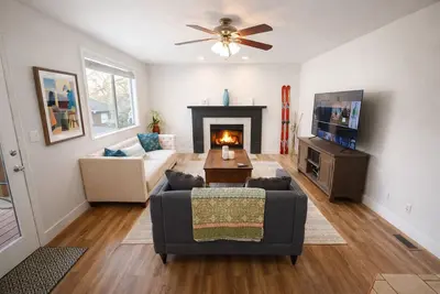 Image de Spacious 5b Ogden Basecamp - near skiing, Weber, hospitals & Hill Afb