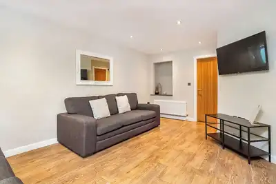 Image de 4 Monkbar Mews - Uk2693