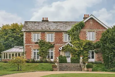Image de 8 chambres à coucher à Blandford Forum