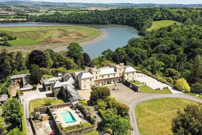 Image de 11 chambres à coucher à Saltash
