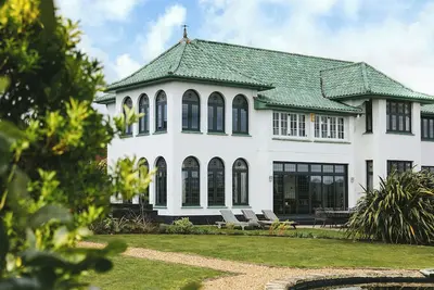 Image de 6 chambres à coucher à Shanklin