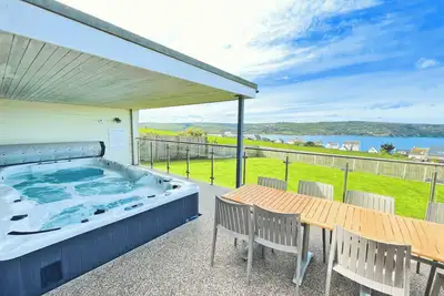 Image de 7 chambres à coucher à Gwbert, near Cardigan