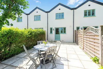 Image de 2 chambres à coucher à Sherborne