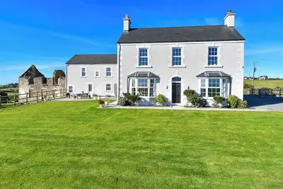 Image de 6 chambres à coucher à Llanerchymedd
