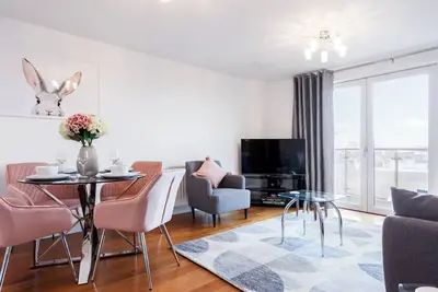 Image de 2 chambres à coucher à Poole