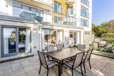 Image de 3 chambres à coucher à Bournemouth