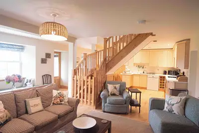 Steading Cottage - Ukc5957