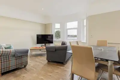 Image de 2 chambres à coucher à Poole