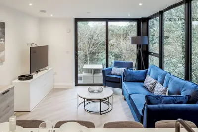 Image de 2 chambres à coucher à Poole