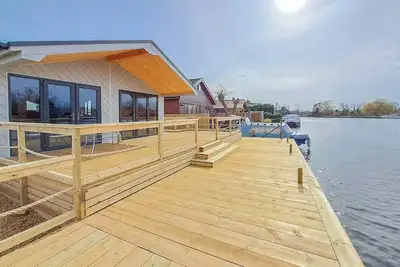 Image de 2 chambres à coucher à Brundall