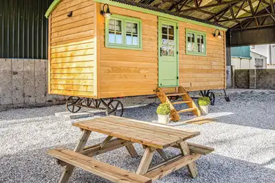 Image de Shepherds Hut at Northcombe Farm
