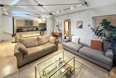 Image de 2 chambres à coucher à Canterbury