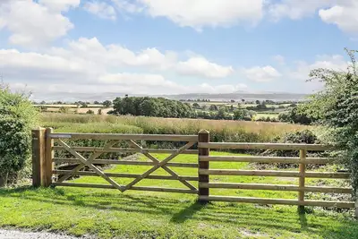 Image de 2 chambres à coucher à Ludlow