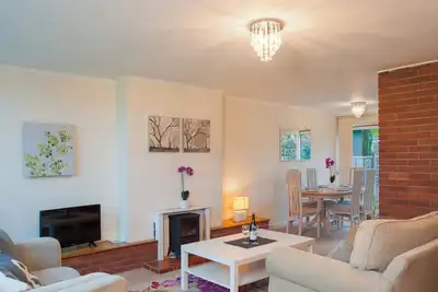 Image de 3 chambres à coucher à Stapleton