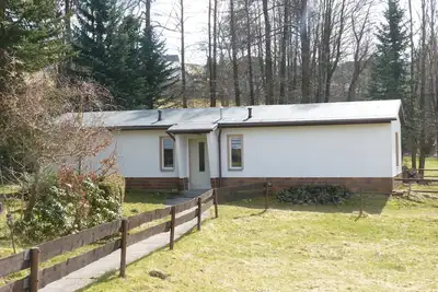 Image de Vacation home in a quiet location near Schwarzenberg, large sunbathing lawn, child-friendly