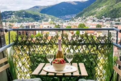 Près de Como Borghi (10 Floor Studio)