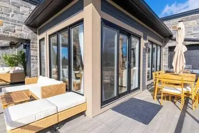 Image de Lakeside Beach Spa Getaway w/ Sauna