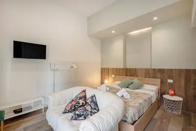 Image de Cozy apartment within walking distance of Bari's center and waterfront. 4pax