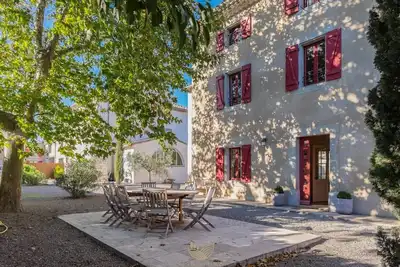 Image de Maison Vigneronne rénovée avec piscine partagée, Wi-Fi et climatisation au cœur des vignes