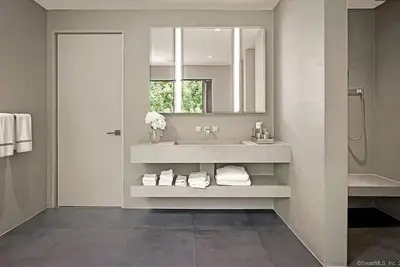 Image de 5+ Acres | < 90 Minutes to Nyc | Pool + Ev Charger | 4br / 5ba | Sleeps 8 + 2 Kids