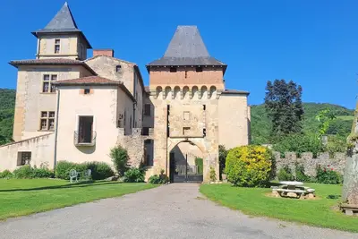Image de Gite de Charme 4* Château de la Hille avec piscine