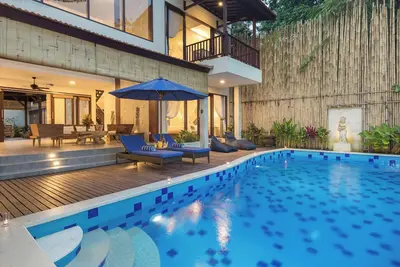 4-Bedroom Villa in Ubud with Jungle View
