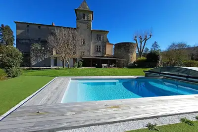 Image de Gite de Charme 4* - Chateau de la hille avec piscine