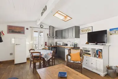 Image de Appartement pour 4, plein centre, plage à 700 m