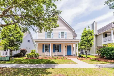 Image de Tide and Time Again - Dogs Welcome! Adorable 3-bedroom coastal home in historic Old Town Bluffton.