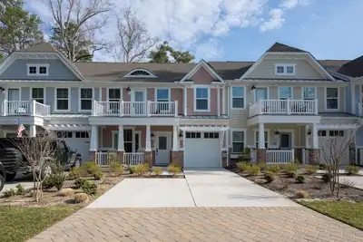 Image de Great townhouse in The Peninsula - 22310 Dune Circle ~