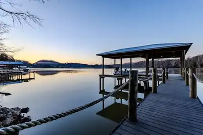 Image de Emory River Retreat | Waterfront on Watts Bar Lake | Private Dock | Sleeps 12