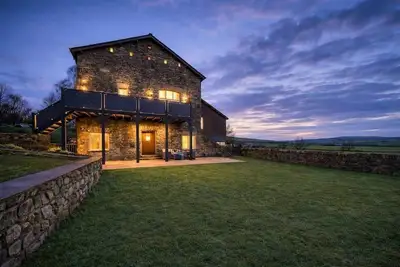 Image de Honey Barn off Beehive Lane