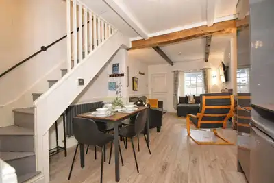 Seagull cottage - close to the seafront