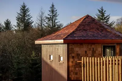 Image de Garwnant Golden Oak Treehouse, Cwmtaf